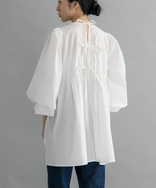 KBF（ケイビーエフ）の「『WEB限定』BACKリボンチュニック（チュニック・レディース・ダークブラウン/オフホワイト/ライトブルー・ONE）」の6枚目の写真