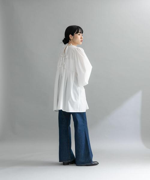 KBF（ケイビーエフ）の「『WEB限定』BACKリボンチュニック（チュニック・レディース・ダークブラウン/オフホワイト/ライトブルー・ONE）」の13枚目の写真