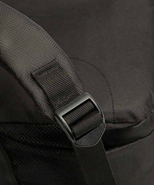 CALIFORNIA OUTFITTERS(カリフォルニア アウトフィッターズ)の「8B46 フロントジップ 仕切りデザイン カメラバックパック(カメラ/カメラグッズ・メンズ・ブラック×グレー・ONESIZE)」の9枚目の写真