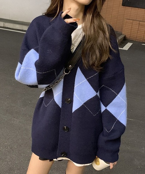 NinaetLina(ニナエリナ)の「ダイヤ柄 ニット カーディガン(カーディガン/ボレロ・レディース・ネイビー/ベージュ・FREE)」の3枚目の写真