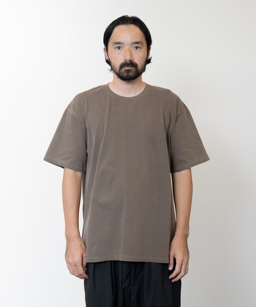 Knuu（ヌウ）の「Heavy Pigment Dye T-Shirt（Tシャツ/カットソー・メンズ・グレー/ブラウン/オフホワイト/ブラック/ライトブルー・LARGE/MEDIUM/SMALL/X-SMALL/XX-LARGE/X-LARGE）」の4枚目の写真