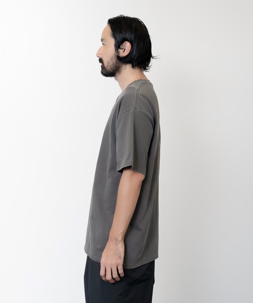 Knuu（ヌウ）の「Heavy Pigment Dye T-Shirt（Tシャツ/カットソー・メンズ・グレー/ブラウン/オフホワイト/ブラック/ライトブルー・LARGE/MEDIUM/SMALL/X-SMALL/XX-LARGE/X-LARGE）」の11枚目の写真