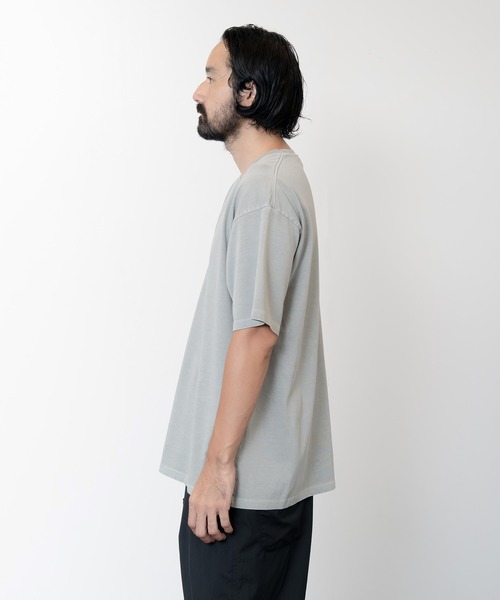 Knuu（ヌウ）の「Heavy Pigment Dye T-Shirt（Tシャツ/カットソー・メンズ・グレー/ブラウン/オフホワイト/ブラック/ライトブルー・LARGE/MEDIUM/SMALL/X-SMALL/XX-LARGE/X-LARGE）」の16枚目の写真