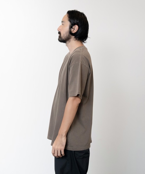 Knuu（ヌウ）の「Heavy Pigment Dye T-Shirt（Tシャツ/カットソー・メンズ・グレー/ブラウン/オフホワイト/ブラック/ライトブルー・LARGE/MEDIUM/SMALL/X-SMALL/XX-LARGE/X-LARGE）」の21枚目の写真