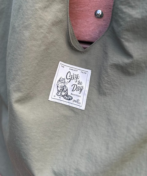 mi via loca（ミヴィアロカ）の「配色ナイロンBigフリルバッグ（トートバッグ・レディース・マスタード/カーキ/ブラック・FREE）」の13枚目の写真