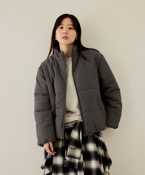 NAVY（ネイビー）の「nAvy スタンドネック中綿ブルゾン【撥水加工】（ブルゾン・レディース・モカ/ブラック/ブルー/チャコールグレー/オフホワイト・L/M）」の22枚目の写真