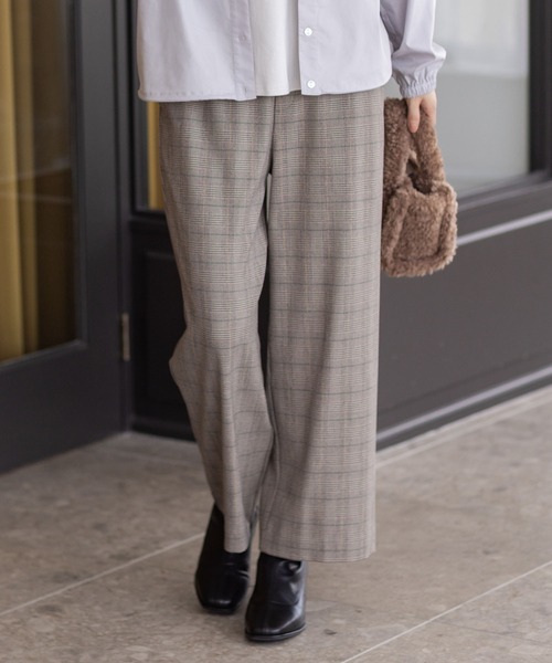 Petit Honfleur（プチオンフルール）の「【すご楽・通年素材】ストレッチワイドパンツ【カラー・チェック・千鳥・ウエストゴム】（その他パンツ・レディース・イエロー/アイボリー/グリーン/ベージュ/モカ・L/M）」の4枚目の写真