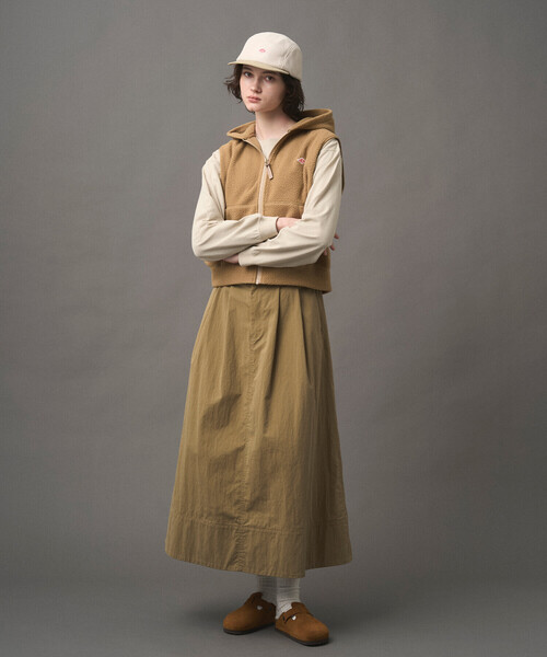 DANTON（ダントン）の「WOMEN'S C/N TWILL 2TUCK SKIRT（スカート・レディース・ネイビー/ベージュ系その他/ブラウン/チャコール・38/36）」の5枚目の写真