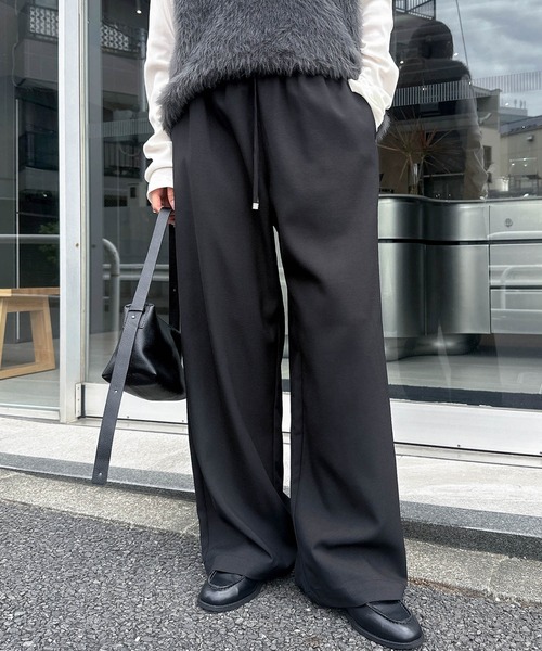 andme(アンドミー)の「【新色追加】とろみイージーワイドパンツ(スラックス・レディース・ブラック/ホワイト/チャコールグレー/ブラウン/ライトブラウン/ベージュ/ネイビー・S/M/L)」の3枚目の写真