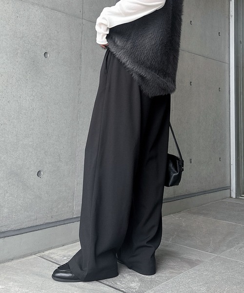 andme(アンドミー)の「【新色追加】とろみイージーワイドパンツ(スラックス・レディース・ブラック/ホワイト/チャコールグレー/ブラウン/ライトブラウン/ベージュ/ネイビー・S/M/L)」の17枚目の写真