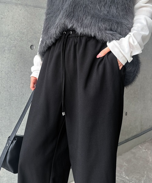 andme(アンドミー)の「【新色追加】とろみイージーワイドパンツ(スラックス・レディース・ブラック/ホワイト/チャコールグレー/ブラウン/ライトブラウン/ベージュ/ネイビー・S/M/L)」の18枚目の写真