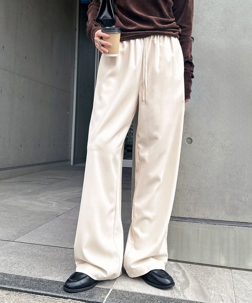 andme(アンドミー)の「【新色追加】とろみイージーワイドパンツ(スラックス・レディース・ブラック/ホワイト/チャコールグレー/ブラウン/ライトブラウン/ベージュ/ネイビー・S/M/L)」の9枚目の写真