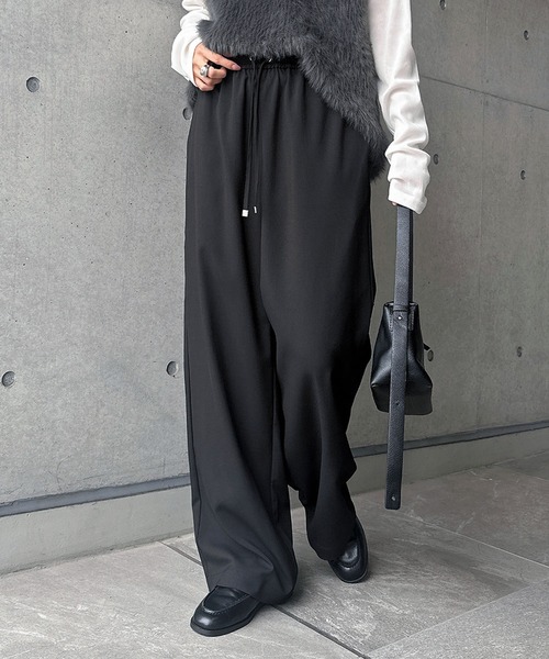 andme(アンドミー)の「【新色追加】とろみイージーワイドパンツ(スラックス・レディース・ブラック/ホワイト/チャコールグレー/ブラウン/ライトブラウン/ベージュ/ネイビー・S/M/L)」の16枚目の写真