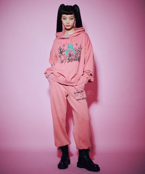 anna sui nyc(アナ スイ エヌ ワイ シー)の「anna sui nyc/アナ スイ エヌワイシー/『×寺田てら』TERAスウェットパンツ(スウェットパンツ・レディース・ブラック/ピンク・F)」の21枚目の写真