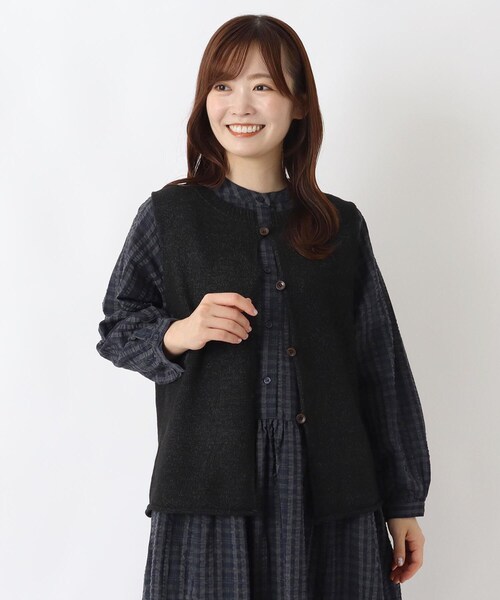 one'sterrace(ワンズテラス)の「【あったか】ふわもち素材のシンプル前開きベスト(ベスト・レディース・ベージュ系8/グレー系その他7/ブラック系8・02)」の2枚目の写真