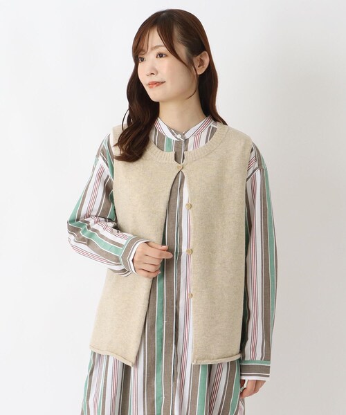 one'sterrace(ワンズテラス)の「【あったか】ふわもち素材のシンプル前開きベスト(ベスト・レディース・ベージュ系8/グレー系その他7/ブラック系8・02)」の3枚目の写真