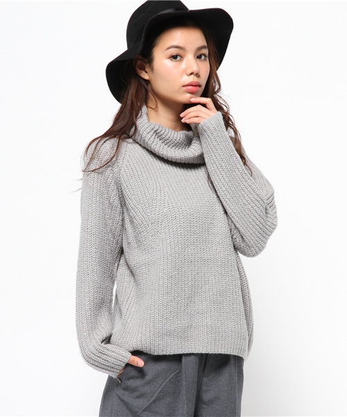 MOUSSY（マウジー）の「Loose turtle knit（ニット/セーター・レディース・ライトグレー/オフホワイト/ブラック/ブラウン・FREE）」の4枚目の写真