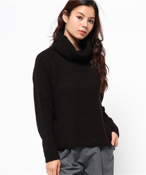MOUSSY（マウジー）の「Loose turtle knit（ニット/セーター・レディース・ライトグレー/オフホワイト/ブラック/ブラウン・FREE）」の3枚目の写真