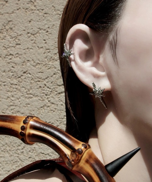 Soierie(ソワリー)の「エトワール ストーン ミディアム ピアス (1P) / Etoile stone medium pierce (1P)(ピアス(片耳用)・レディース・シルバー系・FREE)」の3枚目の写真