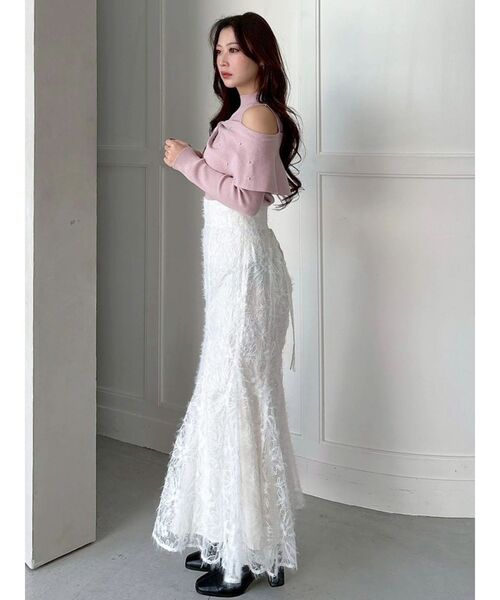 MERCURYDUO（マーキュリーデュオ）の「シャギーエンブロイダリースカート（スカート・レディース・オフホワイト/ベビーピンク/ブラウン・SMALL/MEDIUM）」の9枚目の写真