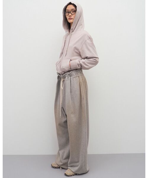 LCDC TM(エルシーディーシーティーエム)の「【Geek Office / ギークオフィス】LCDC TM / SPRAY WASHED PLEATS DETAIL TROUSERS(スウェットパンツ・レディース・チャコールグレー・FREE)」の3枚目の写真