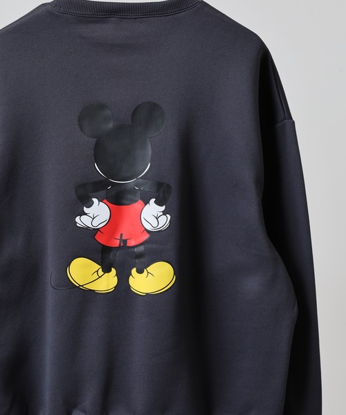 FUNALIVE（ファンアライブ）の「MICKEYMOUSE 裏起毛 オーバーサイズトレーナー（スウェット・メンズ・ダークグリーン系1/ベージュ系1/ネイビー系1/ホワイト系1/グレー系2/グレー系1/チャコール/グレイッシュベージュ/ヘザーチャコール/チャコールグレー/キャメル/杢グレー/ダークグリーン/ネイビー/チャコールアッシュ/オートミール・XL/L/M）」の5枚目の写真