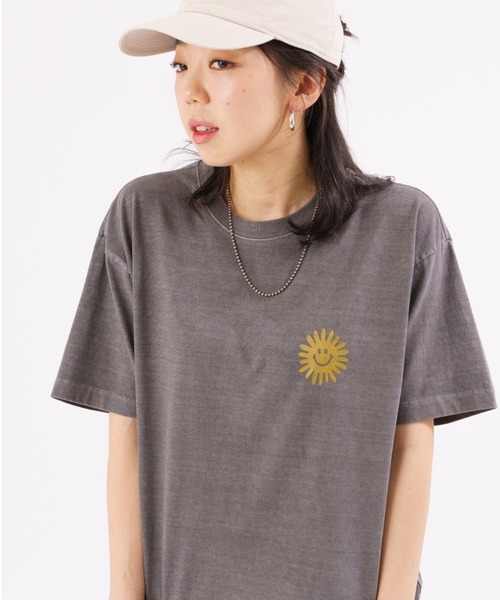 PR01.(ピーアールワン)の「BIG WAVE ピース&スマイル プリントTシャツ(Tシャツ/カットソー・メンズ・グレー・LARGE/MEDIUM)」の3枚目の写真