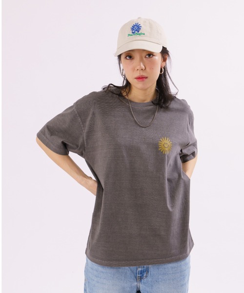 PR01.(ピーアールワン)の「BIG WAVE ピース&スマイル プリントTシャツ(Tシャツ/カットソー・メンズ・グレー・LARGE/MEDIUM)」の2枚目の写真