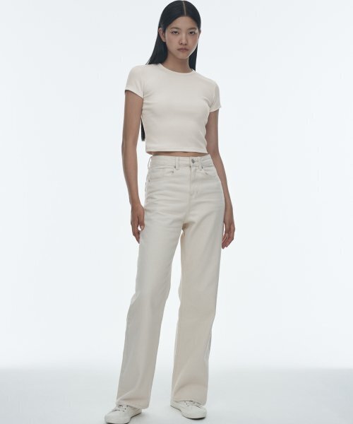 MUSINSA STANDARD WOMAN（ムシンサスタンダードウーマン）の「ウィメンズスリムクロップクルーネックTシャツ[クリーム]（Tシャツ/カットソー・レディース・その他・SMALL/MEDIUM/LARGE/X-LARGE/X-SMALL）」の3枚目の写真