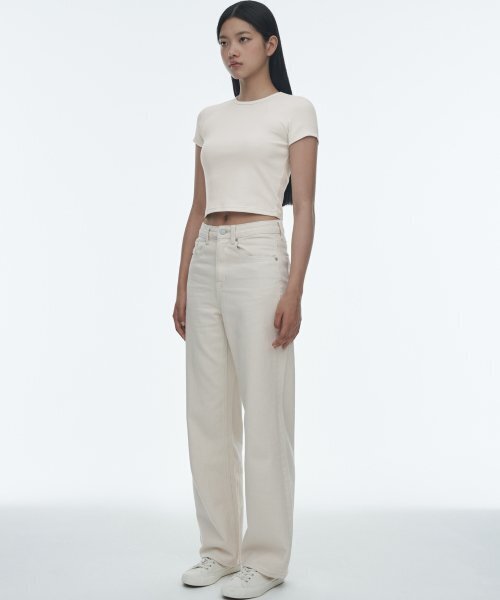 MUSINSA STANDARD WOMAN（ムシンサスタンダードウーマン）の「ウィメンズスリムクロップクルーネックTシャツ[クリーム]（Tシャツ/カットソー・レディース・その他・SMALL/MEDIUM/LARGE/X-LARGE/X-SMALL）」の4枚目の写真