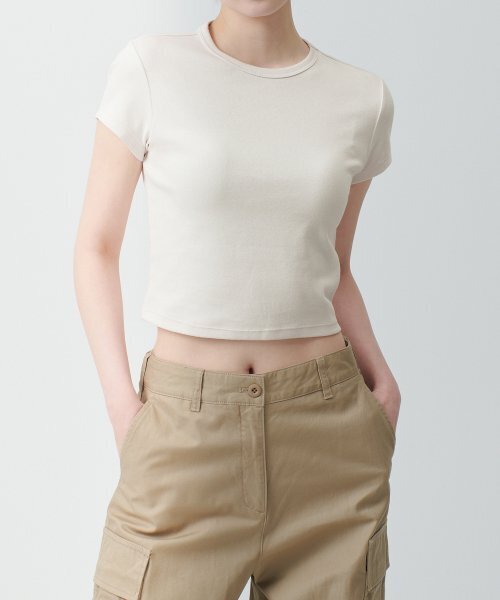 MUSINSA STANDARD WOMAN（ムシンサスタンダードウーマン）の「ウィメンズスリムクロップクルーネックTシャツ[クリーム]（Tシャツ/カットソー・レディース・その他・SMALL/MEDIUM/LARGE/X-LARGE/X-SMALL）」の6枚目の写真