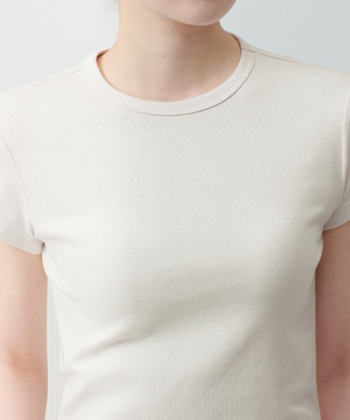 MUSINSA STANDARD WOMAN（ムシンサスタンダードウーマン）の「ウィメンズスリムクロップクルーネックTシャツ[クリーム]（Tシャツ/カットソー・レディース・その他・SMALL/MEDIUM/LARGE/X-LARGE/X-SMALL）」の8枚目の写真