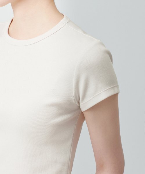 MUSINSA STANDARD WOMAN（ムシンサスタンダードウーマン）の「ウィメンズスリムクロップクルーネックTシャツ[クリーム]（Tシャツ/カットソー・レディース・その他・SMALL/MEDIUM/LARGE/X-LARGE/X-SMALL）」の10枚目の写真