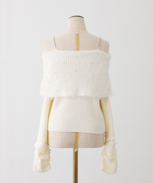 one after another NICE CLAUP（ワンアフターアナザーナイスクラップ）の「【Holiday collection】フェザーオフショルニット（ニット/セーター・レディース・ホワイト/ブラック/ブラウン/サックスブルー・FREE）」の6枚目の写真