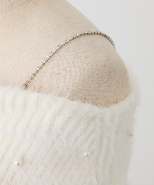 one after another NICE CLAUP（ワンアフターアナザーナイスクラップ）の「【Holiday collection】フェザーオフショルニット（ニット/セーター・レディース・ホワイト/ブラック/ブラウン/サックスブルー・FREE）」の8枚目の写真