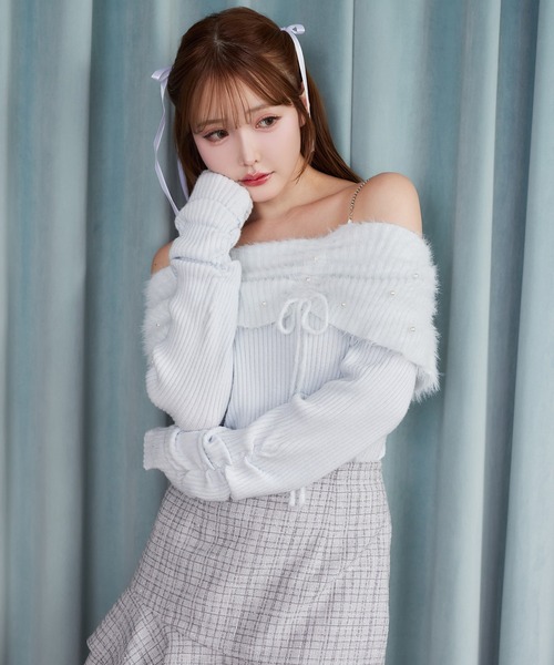 one after another NICE CLAUP（ワンアフターアナザーナイスクラップ）の「【Holiday collection】フェザーオフショルニット（ニット/セーター・レディース・ホワイト/ブラック/ブラウン/サックスブルー・FREE）」の22枚目の写真