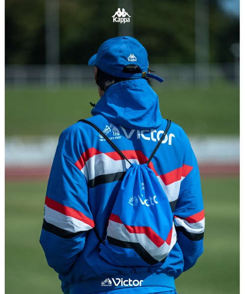 Kappa(カッパ)の「【Victor × Kappa directed by TAKUMI YUGE】Football Bag(バックパック/リュック・メンズ・ブルー/ブラック・FREE)」の5枚目の写真