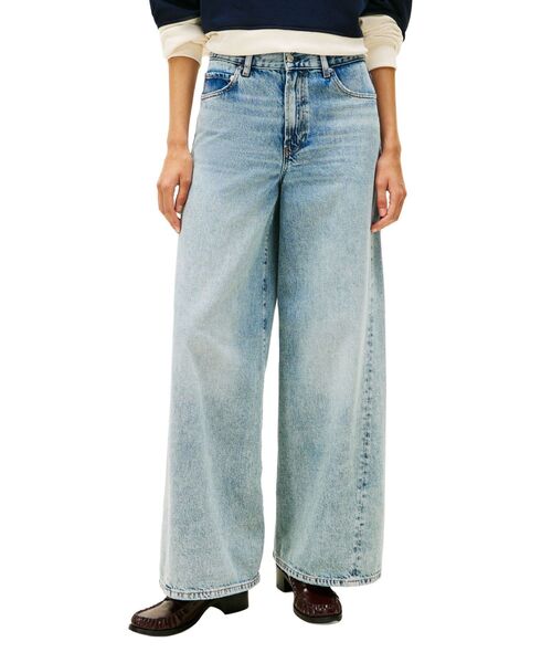 TOMMY HILFIGER(トミーヒルフィガー)の「70’S ワイドレッグハイウエストツイストデニムパンツ(デニムパンツ・レディース・ブルー・25inch/27inch/26inch)」の1枚目の写真
