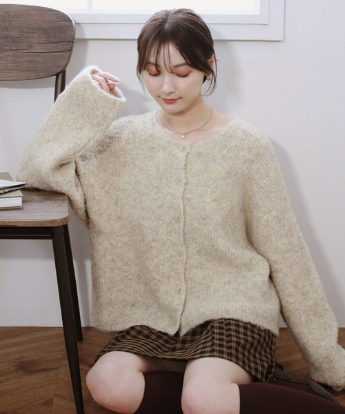 Reurie'（レウリィ）の「フラッフィーオーバーカーディガン / 春 秋 冬 ニット もこもこ カジュアル シンプル ピンク ベージュ（カーディガン/ボレロ・レディース・ベージュ/ピンク・FREE）」の5枚目の写真