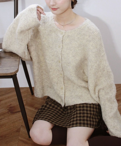 Reurie'（レウリィ）の「フラッフィーオーバーカーディガン / 春 秋 冬 ニット もこもこ カジュアル シンプル ピンク ベージュ（カーディガン/ボレロ・レディース・ベージュ/ピンク・FREE）」の12枚目の写真