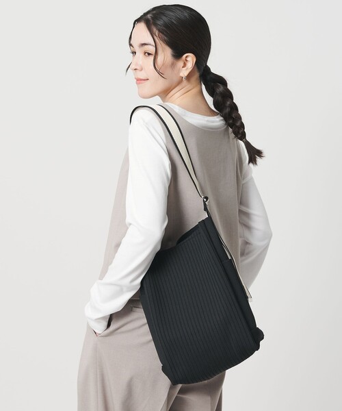 BEAUTY&YOUTH UNITED ARROWS（ビューティーアンドユースユナイテッドアローズ）の「ラインテープ ニット ショルダーバッグ（ショルダーバッグ・レディース・ブラック/ライラック・FREE）」の5枚目の写真