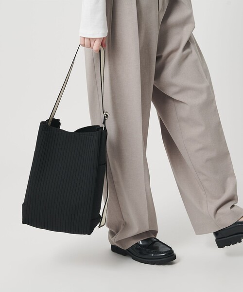 BEAUTY&YOUTH UNITED ARROWS（ビューティーアンドユースユナイテッドアローズ）の「ラインテープ ニット ショルダーバッグ（ショルダーバッグ・レディース・ブラック/ライラック・FREE）」の6枚目の写真