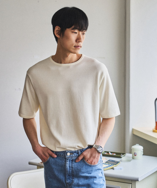 MANNERGRAM(マナーグラム)の「ソフトコットン100 ローリングエッジ ラウンド 半袖ニット - 4カラー(Tシャツ/カットソー・メンズ・ブラック/ブラウン/オフホワイト/ダークネイビー・X-LARGE/XX-LARGE/MEDIUM/LARGE)」の9枚目の写真