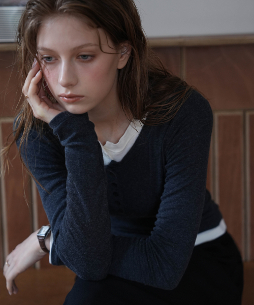 DEHEVE（デヘヴェ）の「Henley Neck Long Sleeve [Charcoal]（Tシャツ/カットソー・レディース・チャコールグレー・FREE）」の3枚目の写真