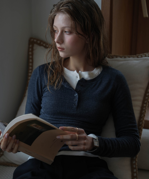DEHEVE（デヘヴェ）の「Henley Neck Long Sleeve [Charcoal]（Tシャツ/カットソー・レディース・チャコールグレー・FREE）」の5枚目の写真