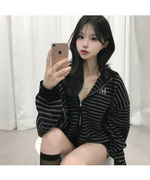 MUCENT（ムセント）の「メイ オーバーサイズ ストライプ ハンドウォーマー ニット フードジップアップ 男女共用 (2カラー)（パーカー）」