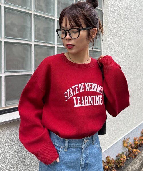 CIAOPANIC TYPY(チャオパニックティピー)の「スウェットライクカレッジロゴニット(ニット/セーター・レディース・ブラウン/レッド/チャコールグレー/グレー・ONE SIZE)」の4枚目の写真