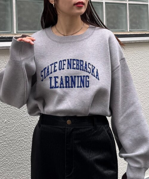 CIAOPANIC TYPY(チャオパニックティピー)の「スウェットライクカレッジロゴニット(ニット/セーター・レディース・ブラウン/レッド/チャコールグレー/グレー・ONE SIZE)」の6枚目の写真