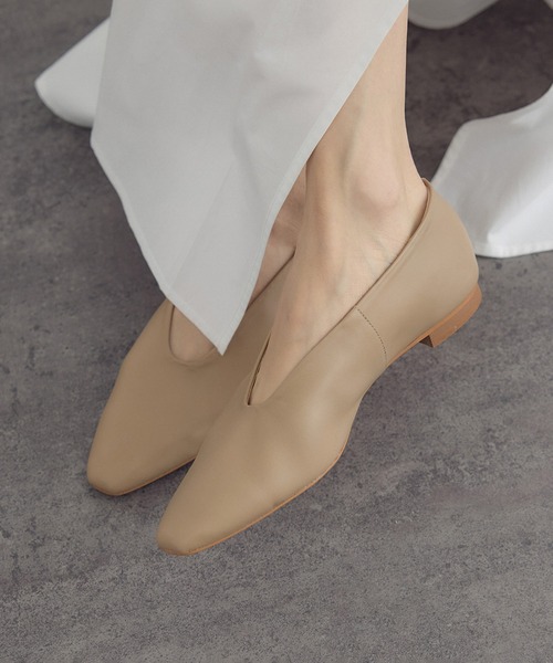 SALON adam et rope'（サロン アダム エ ロペ）の「【W S（ドゥーブル）】ソフトレザーフラットシューズ（パンプス・レディース・ブラック/ベージュ・37.5/37/36.5/36）」の2枚目の写真