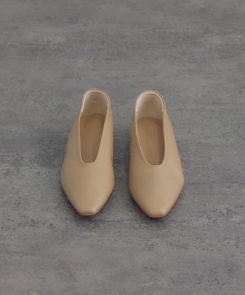 SALON adam et rope'（サロン アダム エ ロペ）の「【W S（ドゥーブル）】ソフトレザーフラットシューズ（パンプス・レディース・ブラック/ベージュ・37.5/37/36.5/36）」の4枚目の写真